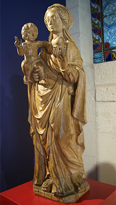 Statue de la Vierge au cœur (XVIe siècle)