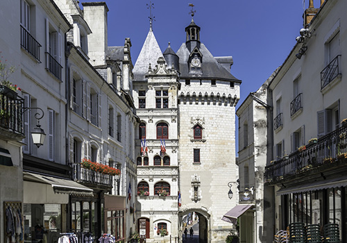 Hôtel de ville et porte Picois